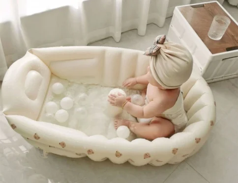 Bañera inflable para bebé con patrón de dibujos animados